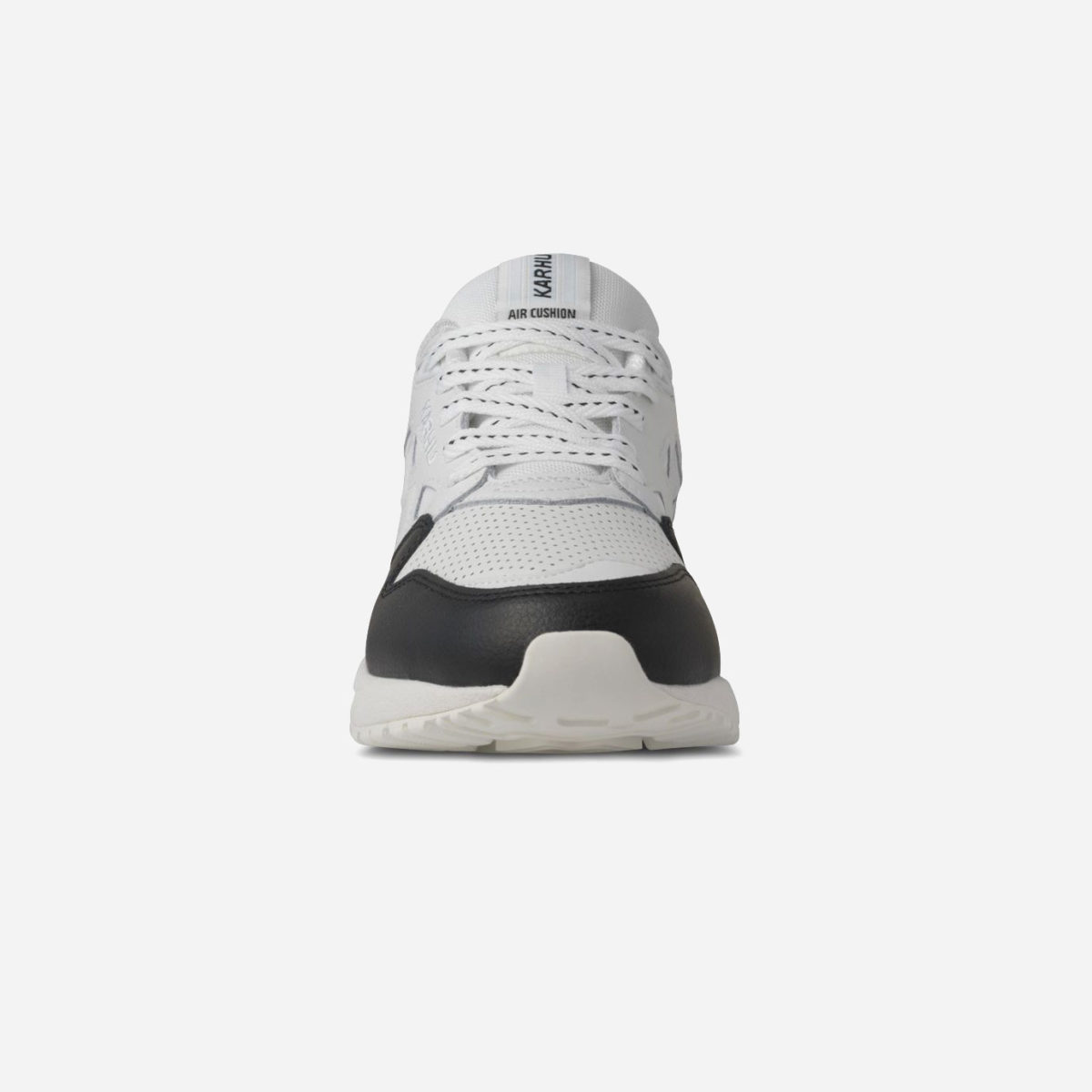 Karhu Legacy 96 - Jet Black/Bright White Karhu Legacy 96 - Jet Black/Bright White