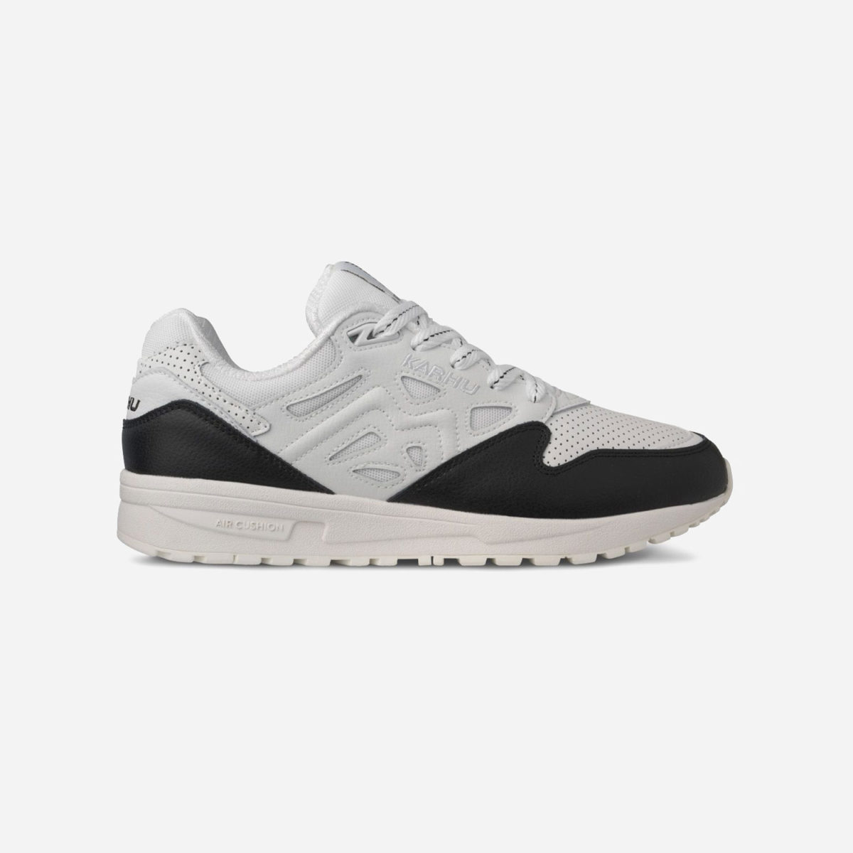 Karhu Legacy 96 - Jet Black/Bright White Karhu Legacy 96 - Jet Black/Bright White