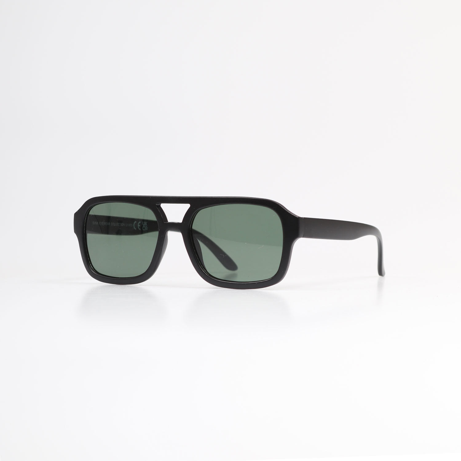 Masterpiece 70's Navigator Sunglasses - Green Lenses/Matte Black