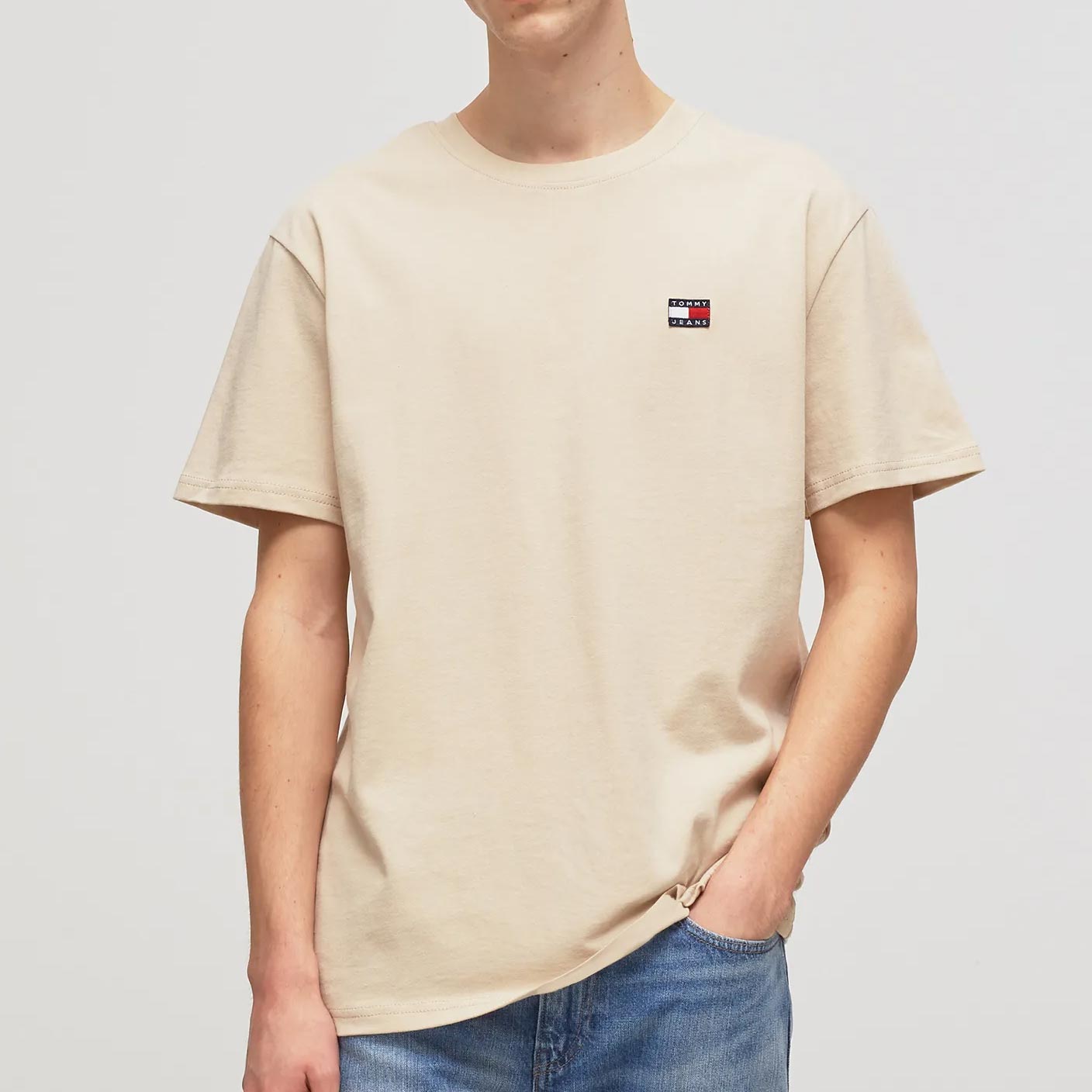 Tommy Jeans Classic Tommy XS Badge Tee - Classic Beige