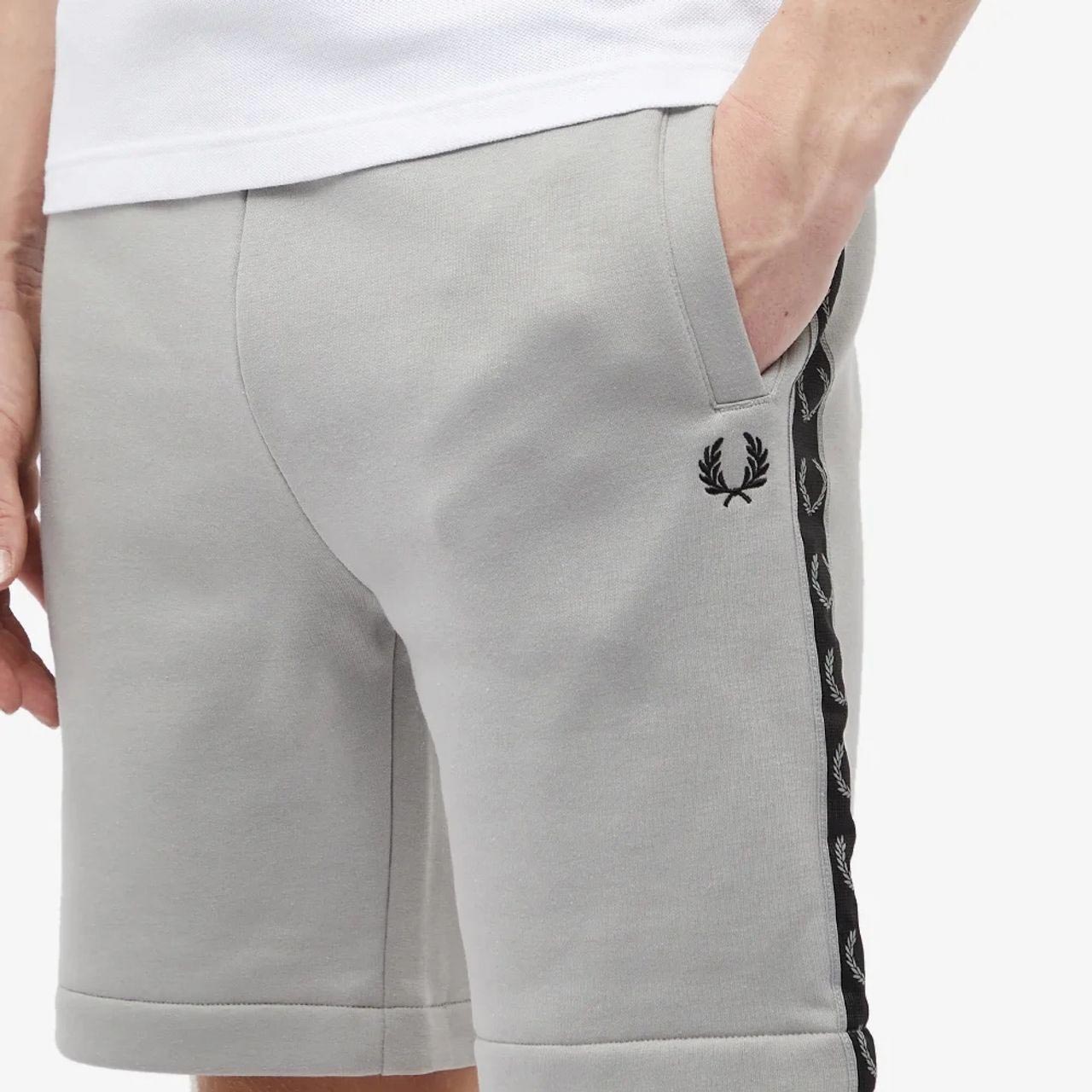 Fred Perry Contrast Taped Regular Fit Short - Limestone