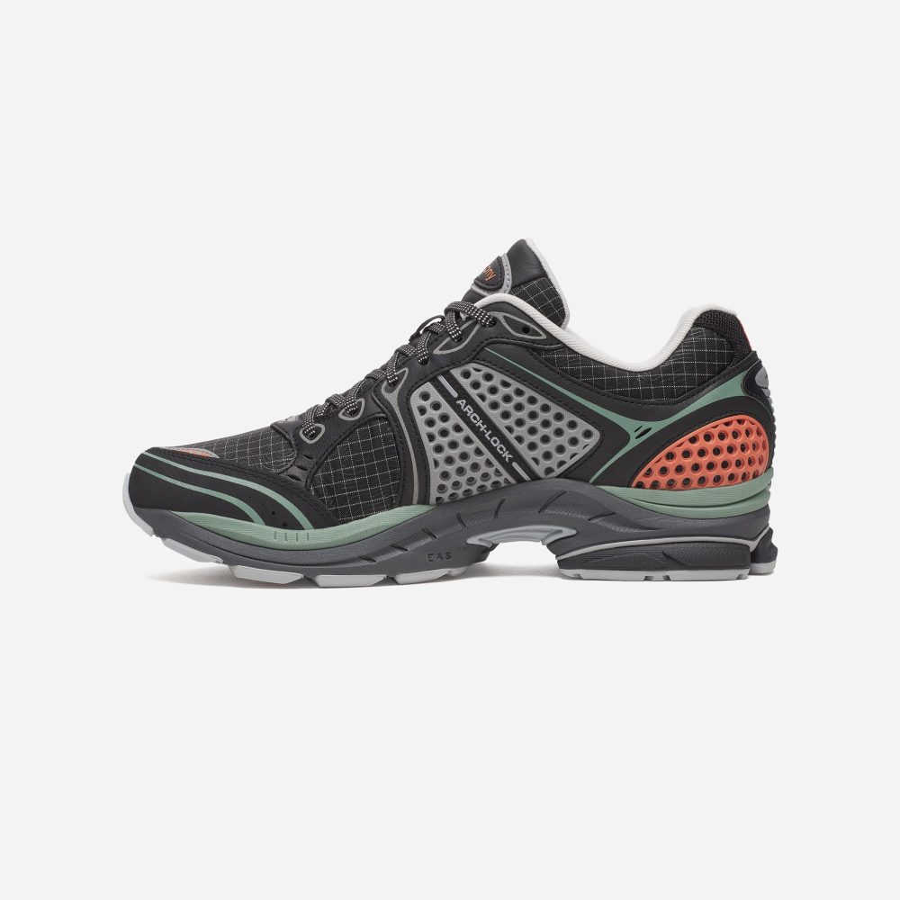Saucony Progrid Triumph 4 Trainer - Shadow/Silver Saucony Progrid Triumph 4 Trainer - Shadow/Silver