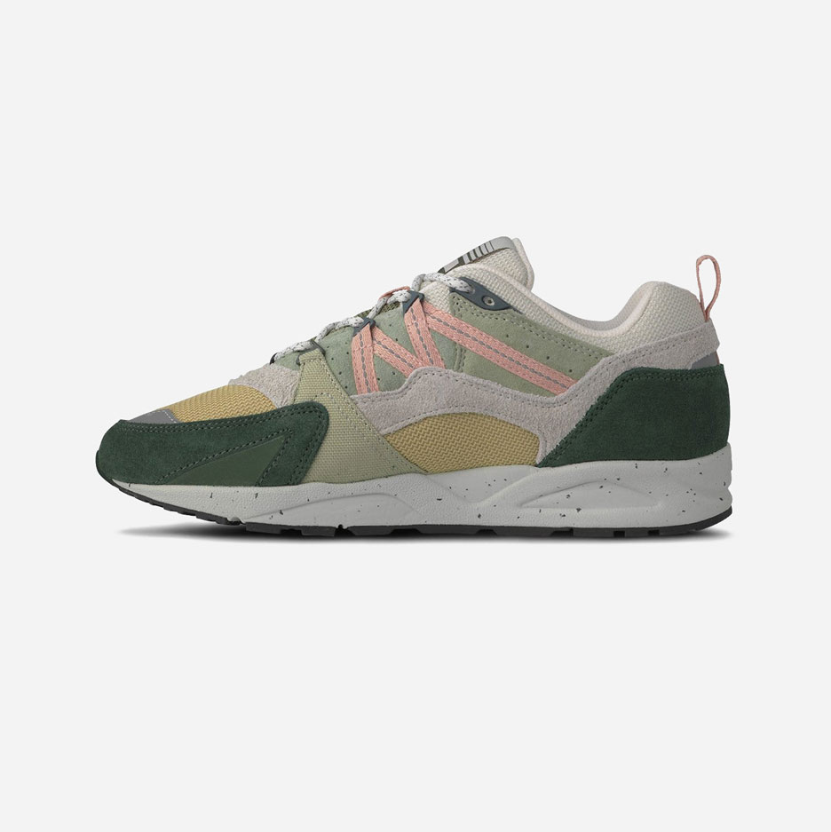Karhu Fusion 2.0 Trainer - Darkest Spruce/Cameo Rose Karhu Fusion 2.0 Trainer - Darkest Spruce/Cameo Rose