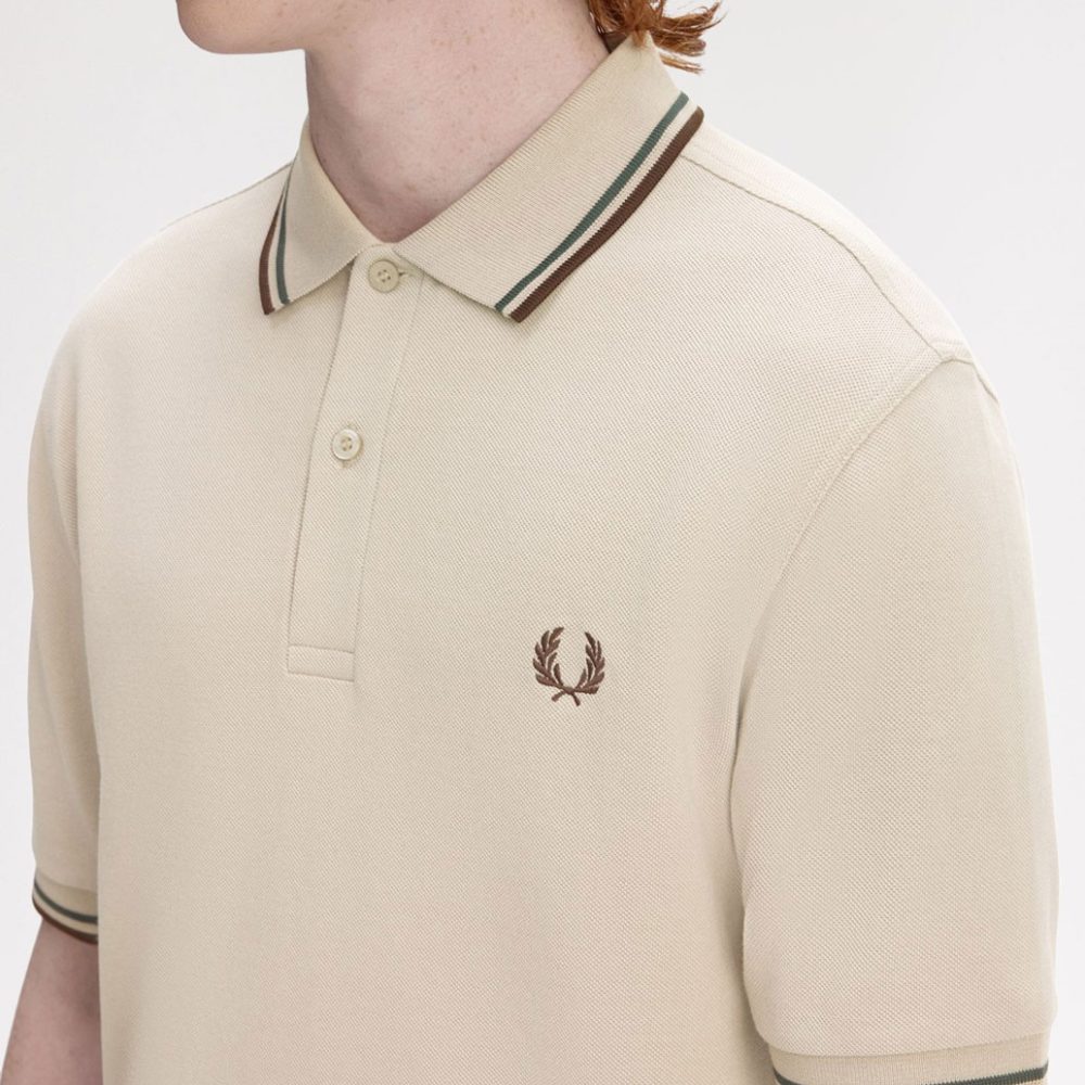 Fred Perry Twin Tipped Polo - Warm Oat/Court Green/Burnt Tobacco Fred Perry Twin Tipped Polo - Warm Oat/Court Green/Burnt Tobacco