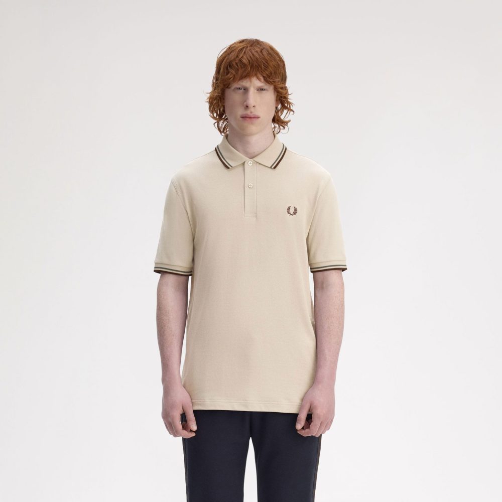 Fred Perry Twin Tipped Polo - Warm Oat/Court Green/Burnt Tobacco Fred Perry Twin Tipped Polo - Warm Oat/Court Green/Burnt Tobacco