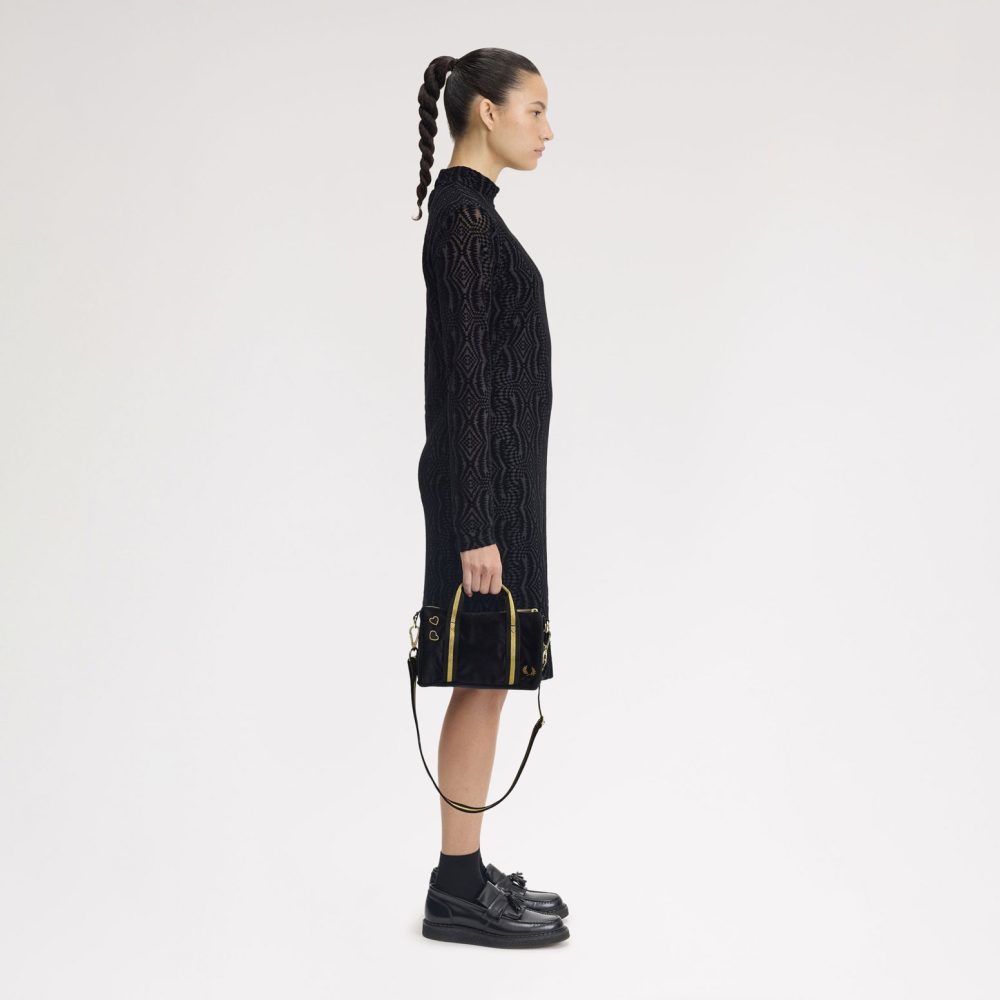 Fred Perry Women's x Amy Winehouse Mini Velour Barrel Bag - Black Fred Perry Women's x Amy Winehouse Mini Velour Barrel Bag - Black