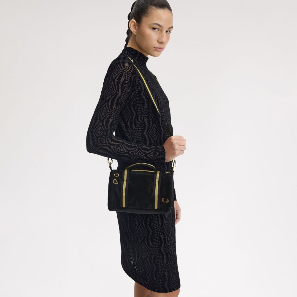 Fred Perry Women's x Amy Winehouse Mini Velour Barrel Bag - Black Fred Perry Women's x Amy Winehouse Mini Velour Barrel Bag - Black