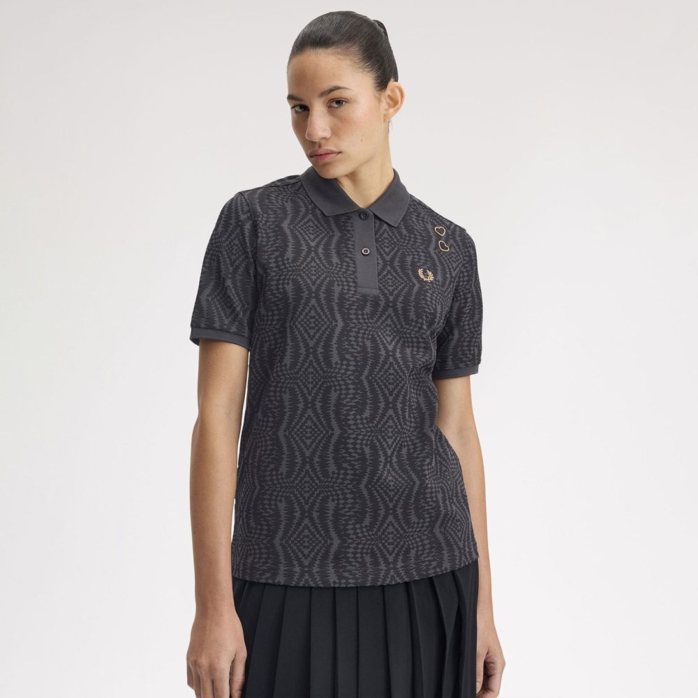 Fred Perry Women's x Amy Winehouse Printed Polo - Anchor Grey Fred Perry Women's x Amy Winehouse Printed Polo - Anchor Grey