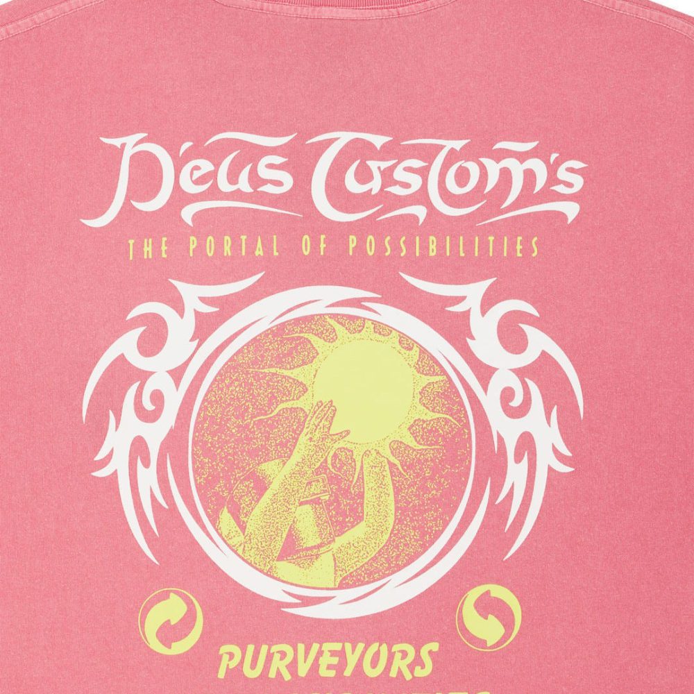 Deus Ex Machina Out Of Reach Tee - Melon Red Deus Ex Machina Out Of Reach Tee - Melon Red