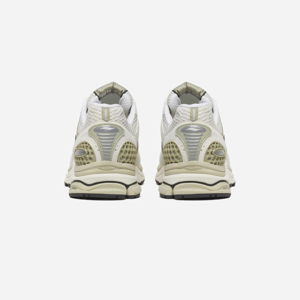 Saucony Progrid Triumph 4 Trainer - White Onyx/Elm Saucony Progrid Triumph 4 Trainer - White Onyx/Elm