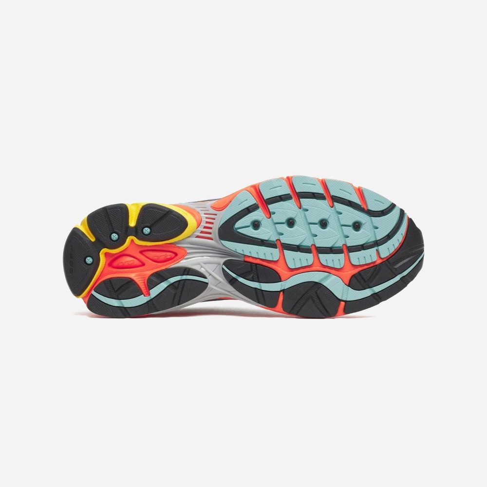 Saucony Progrid Omni 9 Trainer - White/Multi Saucony Progrid Omni 9 Trainer - White/Multi