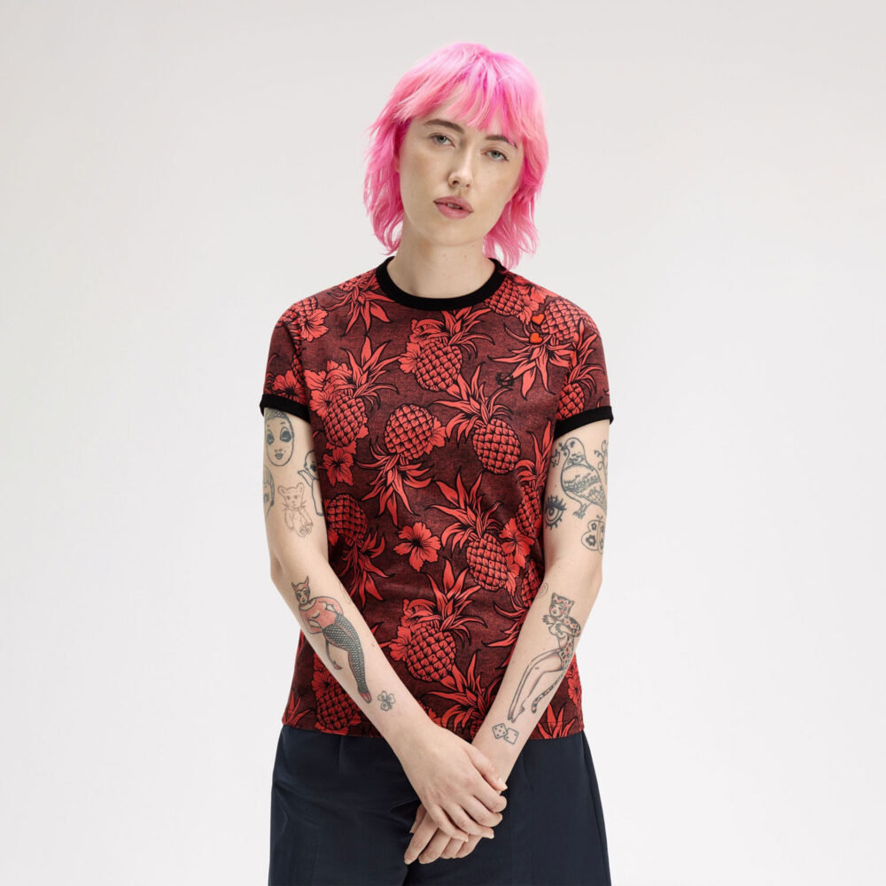 Fred Perry Women's x Amy Winehouse Printed Tee - Strawberry Cream Fred Perry Women's x Amy Winehouse Printed Tee - Strawberry Cream