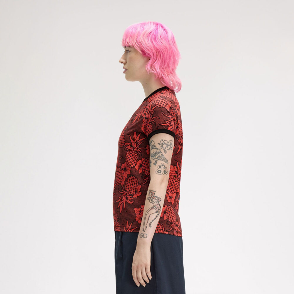 Fred Perry Women's x Amy Winehouse Printed Tee - Strawberry Cream Fred Perry Women's x Amy Winehouse Printed Tee - Strawberry Cream