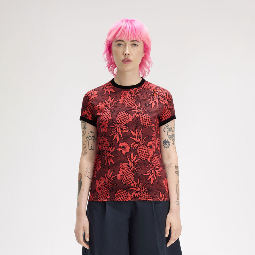Fred Perry Women's x Amy Winehouse Printed Tee - Strawberry Cream Fred Perry Women's x Amy Winehouse Printed Tee - Strawberry Cream