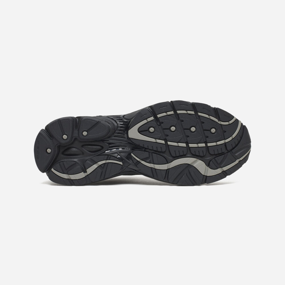 Saucony Progrid Omni 9 GTX Trainer - Black/Silver Saucony Progrid Omni 9 GTX Trainer - Black/Silver